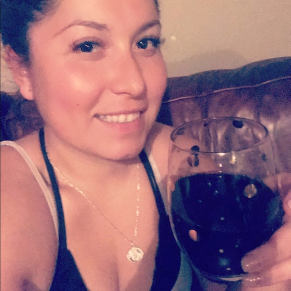 Meet your Posher, Miriam - Picture 1 of 1